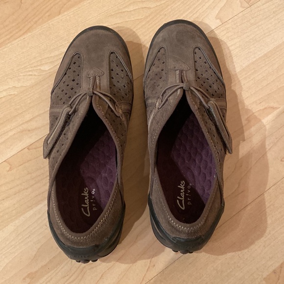 Size 7 Clark’s slip on shoe - Picture 3 of 6